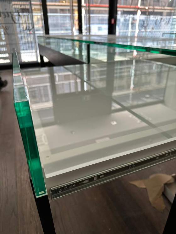 Image 1 of 2x luxe glazen vitrine tafel