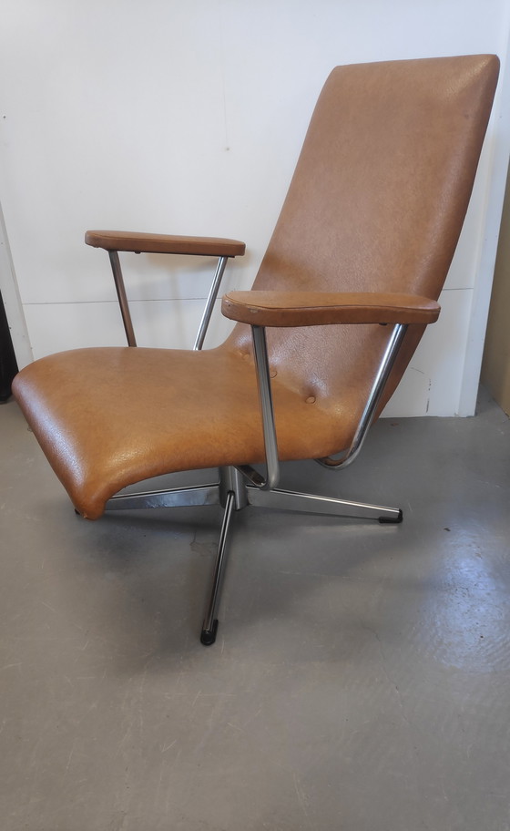 Image 1 of Goldsiegel draai fauteuil