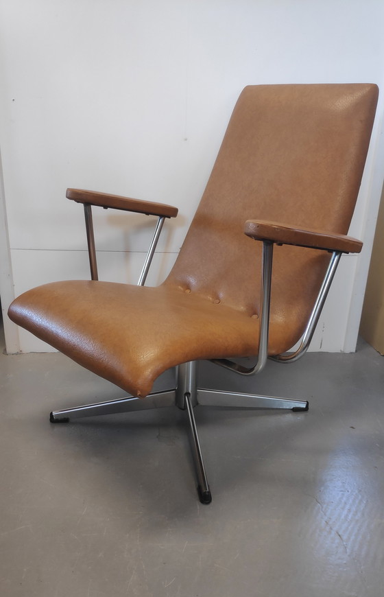 Image 1 of Goldsiegel draai fauteuil