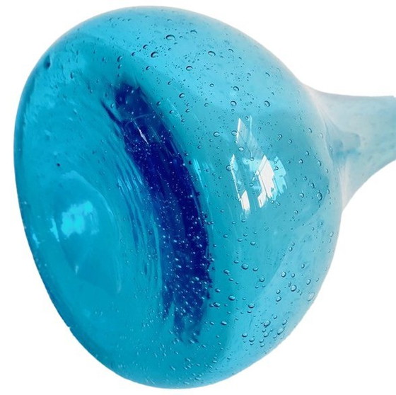 Image 1 of Vintage hoge handgeblazen glazen vaas blauw bubbels