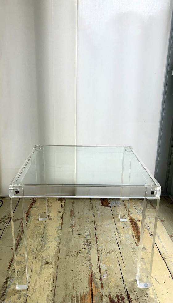 Image 1 of Lucite (Plexiglas) Bijzettafel Met Glazen Plaat