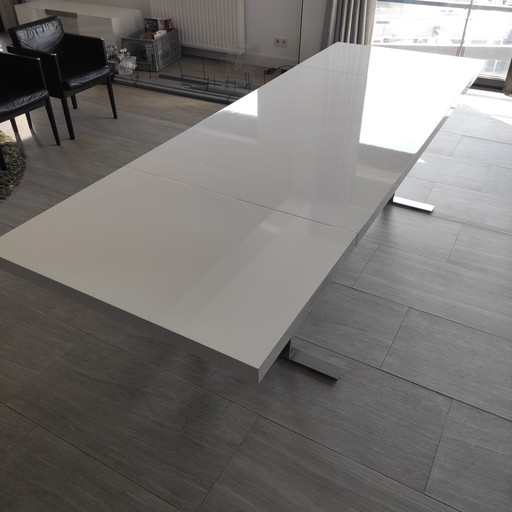 Ligne Roset Cineline eettafel