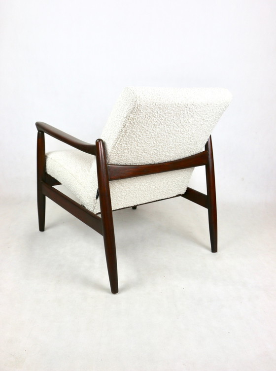 Image 1 of Bruine Gfm-64 Fauteuil In Wit Ivoor Bouclé Toegeschreven aan Edmund Homa, 1970S - Set van 2 Fauteuils