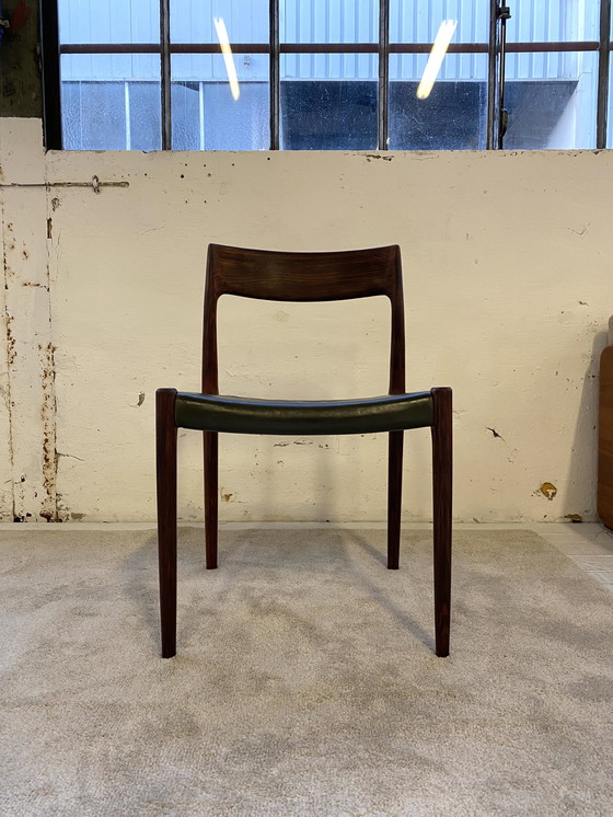 Image 1 of 4x N. O. Møller voor J. L. Møller stoelen in rio palissander model 77