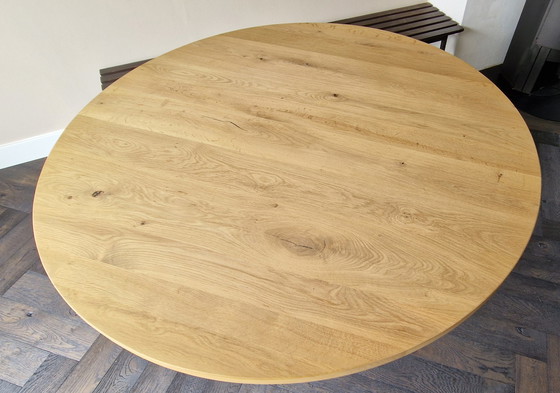 Image 1 of Moderne ronde eiken houten eettafel