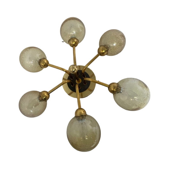 Image 1 of VEB Duitsland - Hanglamp - Spoetniklamp met 6 glazen kappen - Gepatineerd glas - Mid century modern / Atoomtijdperk