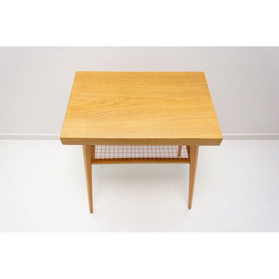Image 1 of Mid century bijzettafel van Dřevopodnik Holešov, Tsjecho-Slowakije 1960