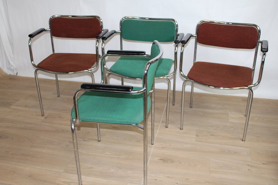 Image 1 of 6 Vintage stapelbare stoelen chroom staal en stof 1960 Zweden