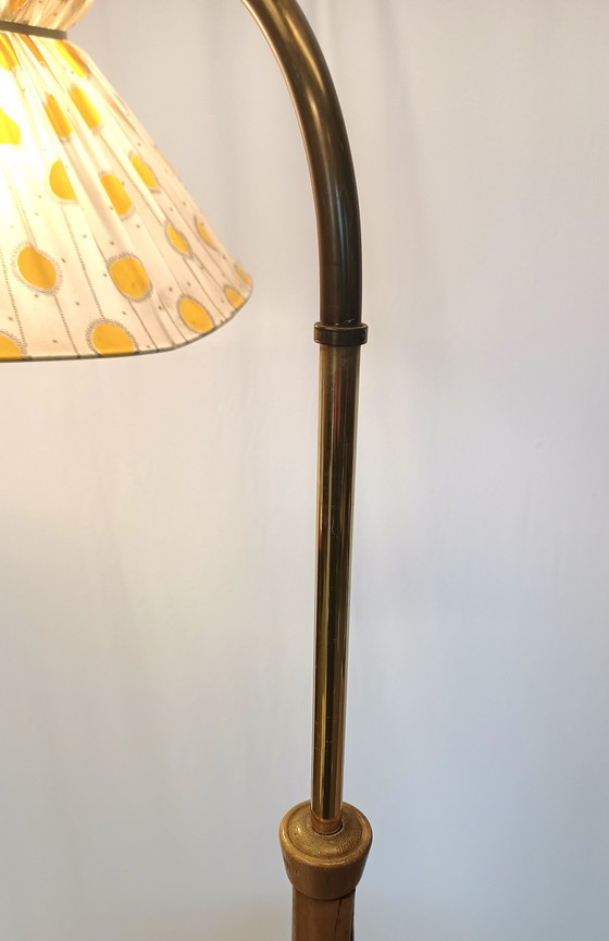 Image 1 of Vijftiger jaren tafel met lamp 