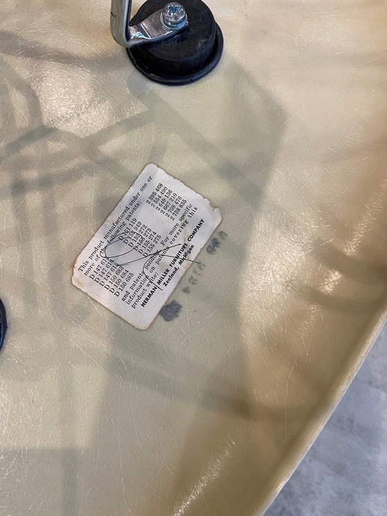 Image 1 of DSR Gebroken witte perkament stoel Eames Herman Miller Vintage