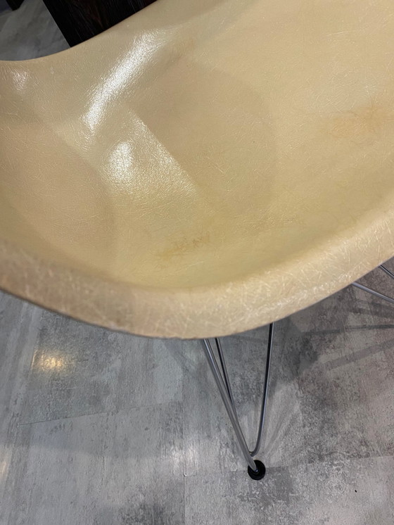 Image 1 of DSR Gebroken witte perkament stoel Eames Herman Miller Vintage
