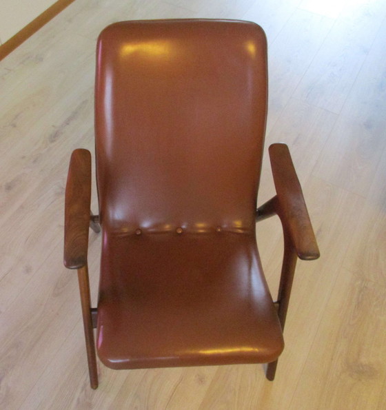 Image 1 of Louis Van Teeffelen, Skailederen En Teakhouten Fauteuil Voor Wébé