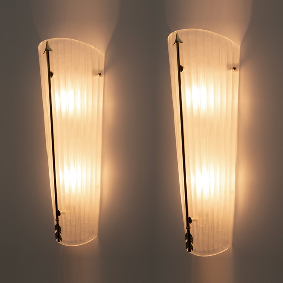 Image 1 of 2x Mid Century Moderne Stijl Italiaans Murano Glas en Messing Kandelaars