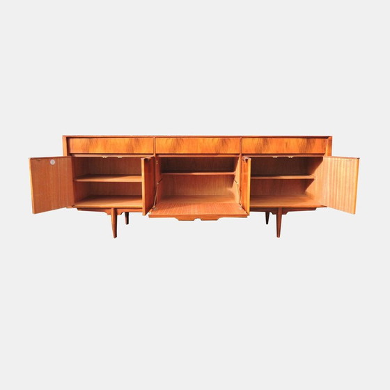 Image 1 of Vintage Walnoten dressoir van McIntosh, jaren 1960