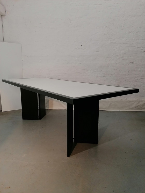 Image 1 of Postmoderne uittrekbare tafel, zwart/wit