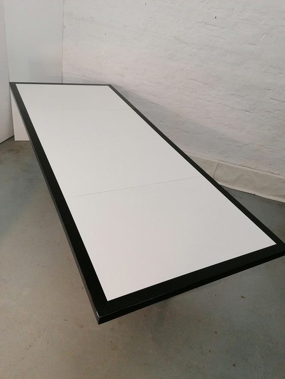 Image 1 of Postmoderne uittrekbare tafel, zwart/wit