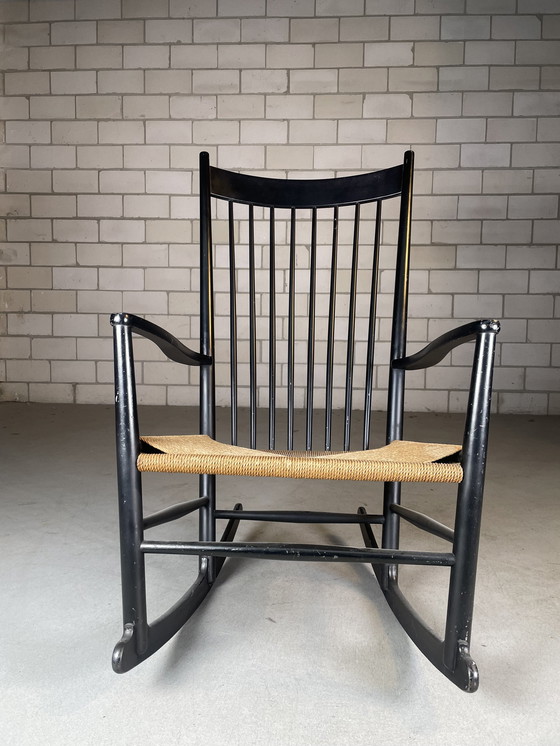Image 1 of Vintage J16 Schommelstoel By Hans Wegner For Fdb Möbler
