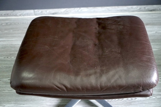 Image 1 of Vintage leren fauteuil met poef, set van 2