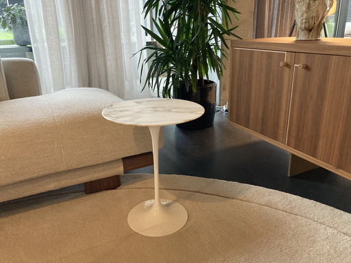 Knoll Saarinen Round Side Table