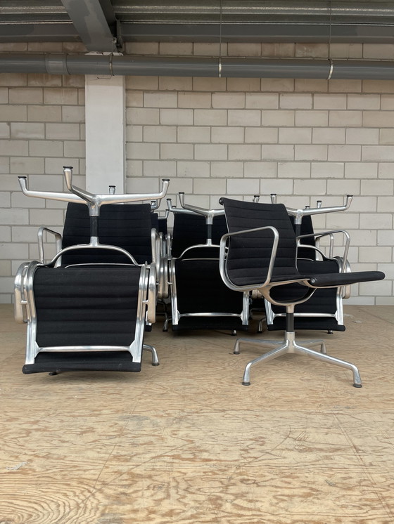 Image 1 of Vitra Eames Ea108 Zwart Hopsak/Alu