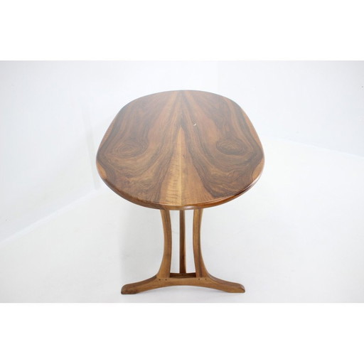 Vintage walnoten eettafel door William Pagden