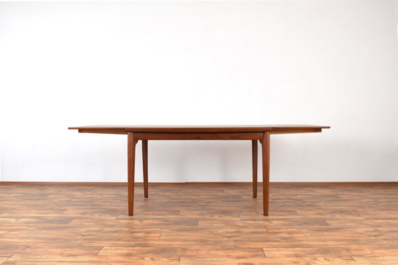 Image 1 of Mid Century Deense Teakhouten uitschuifbare eettafel, 1960S.