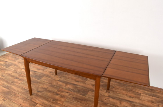 Image 1 of Mid Century Deense Teakhouten uitschuifbare eettafel, 1960S.