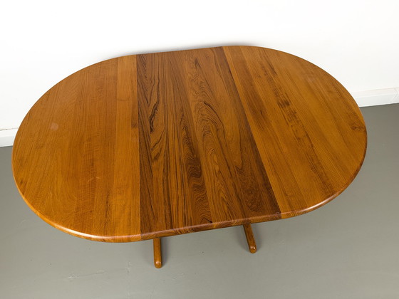 Image 1 of Deense ronde teakhouten eettafel met verlengstukken