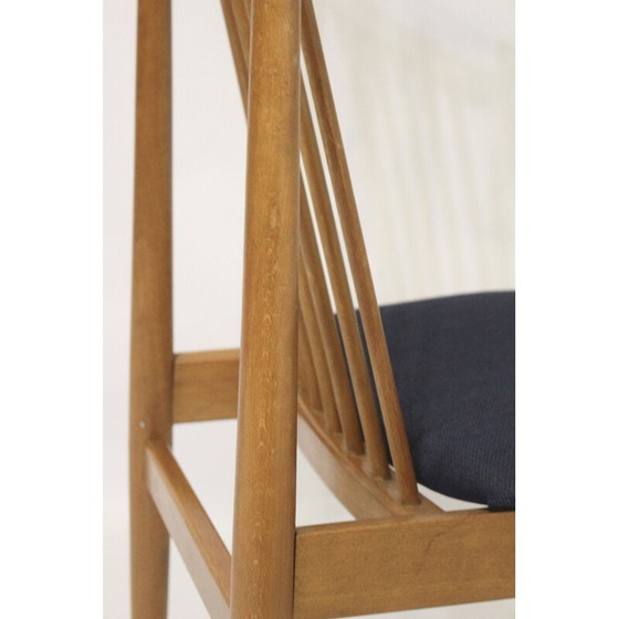 Image 1 of Set van 4 Scandinavische vintage stoelen van massief beukenhout, 1950