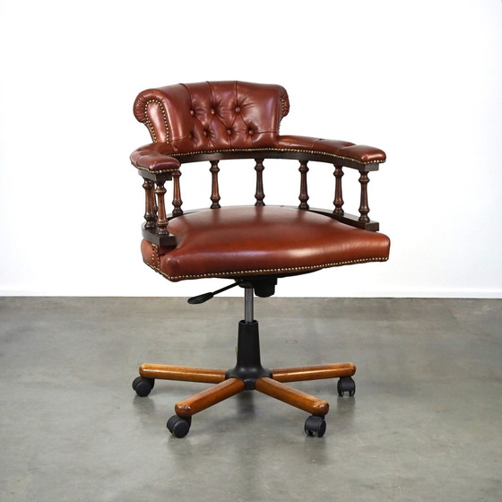 Image 1 of Bruine lederen chesterfield bureaustoel