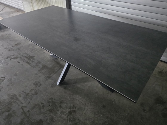 Image 1 of Keramische Tafel Grey Stone Met Spideronderstel