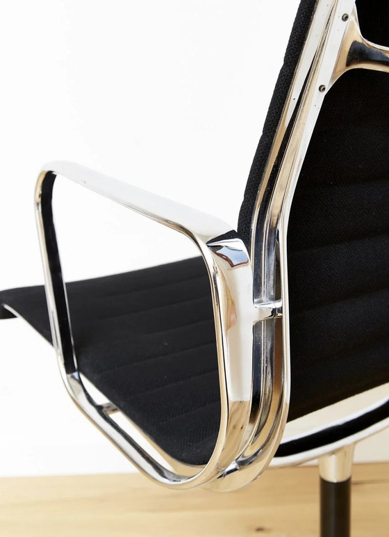 Image 1 of Vitra Eames Aluminium chair ea 107