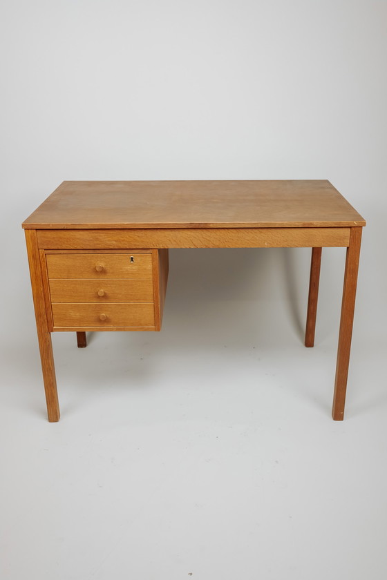 Image 1 of Vintage Deens houten bureau