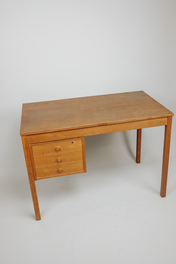 Image 1 of Vintage Deens houten bureau