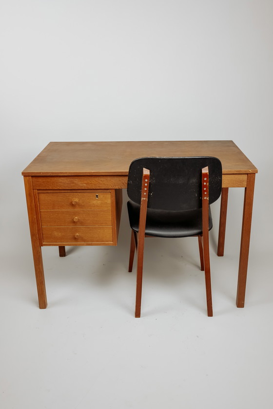 Image 1 of Vintage Deens houten bureau