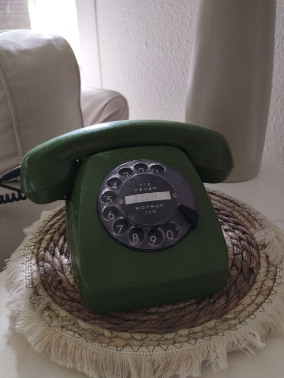 Image 1 of Vintage groene telefoon