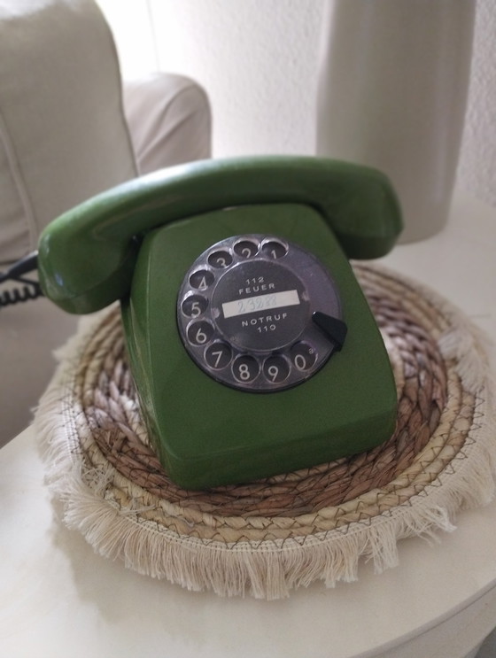 Image 1 of Vintage groene telefoon