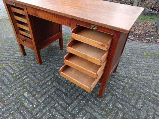 Image 1 of Vintage Houten Bureau Met Jalouziedeuren En 8 Laatjes