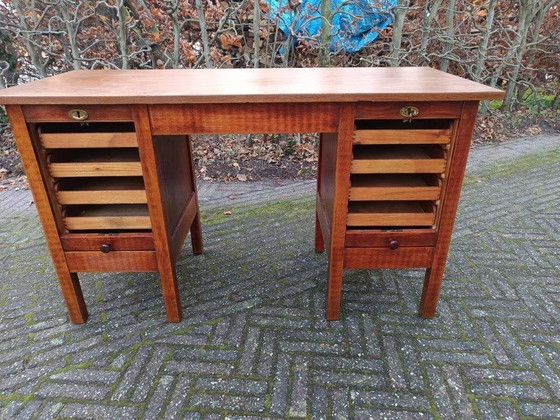 Image 1 of Vintage Houten Bureau Met Jalouziedeuren En 8 Laatjes