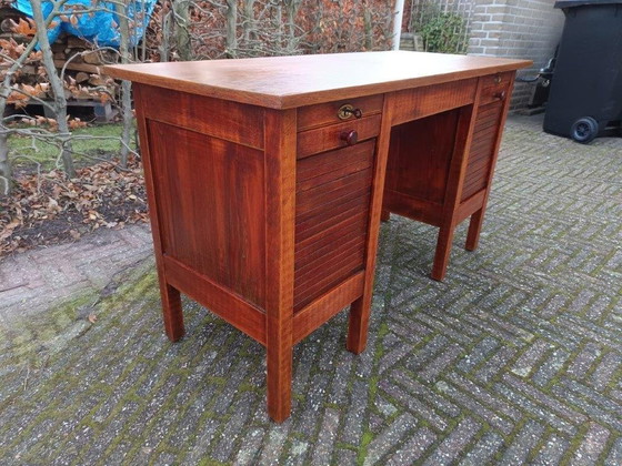 Image 1 of Vintage Houten Bureau Met Jalouziedeuren En 8 Laatjes