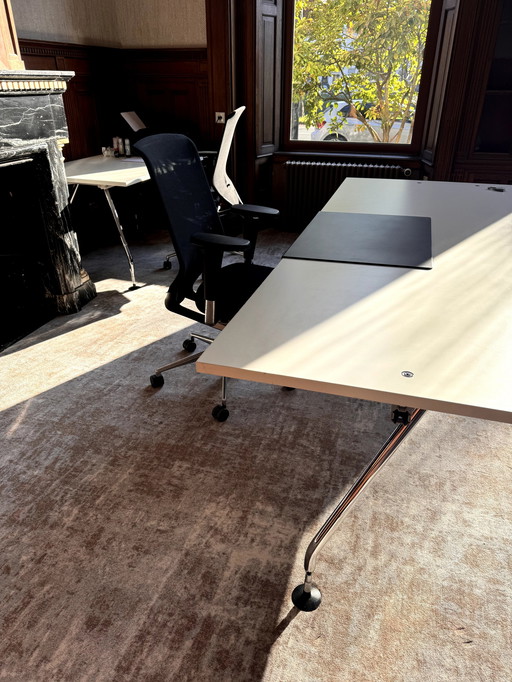 Vitra Ad Hoc Bureau Wit Met Chrome Grote Tafel 100X 240