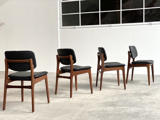 Image 1 of 4x Midcentury eetkamerstoelen walnoot Skai leer zwart