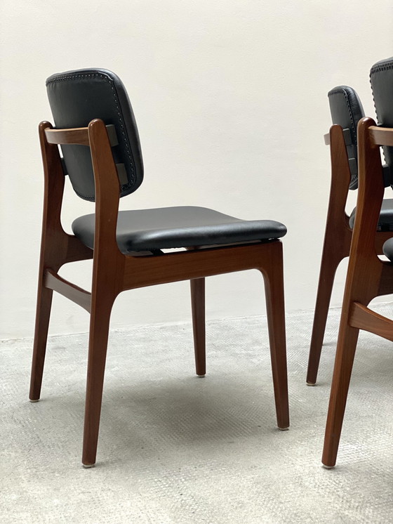 Image 1 of 4x Midcentury eetkamerstoelen walnoot Skai leer zwart