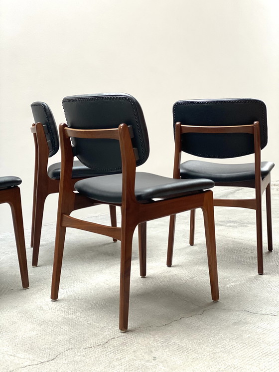 Image 1 of 4x Midcentury eetkamerstoelen walnoot Skai leer zwart