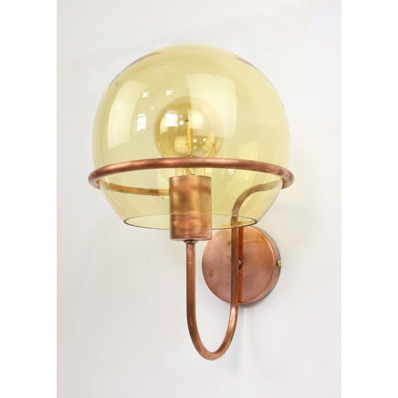 Image 1 of Mid Century koperen en glazen wandlamp