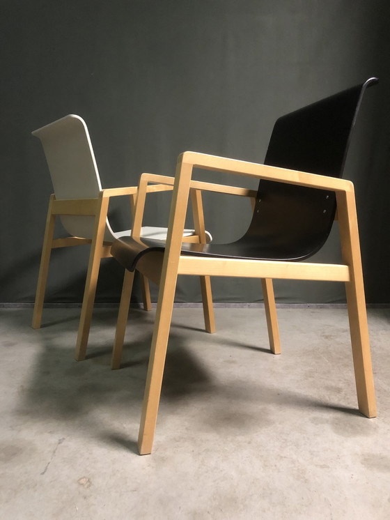 Image 1 of 2x Artek hal fauteuils