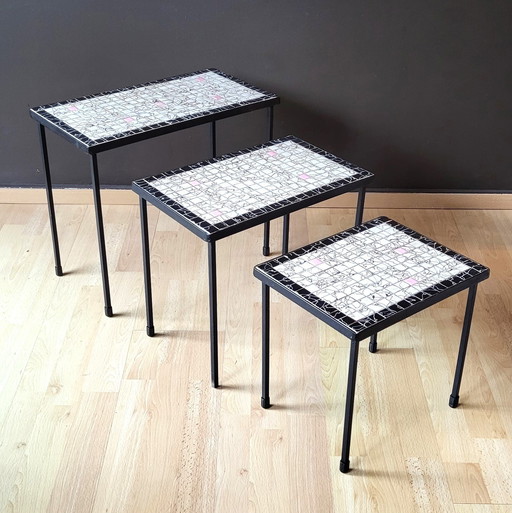 3x Vintage Nesting Tables