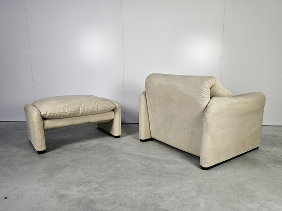 Image 1 of Cassina Fauteuil Met Voetenbank, Alcantara Leer Creme