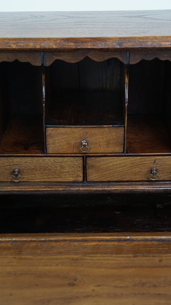 Image 1 of Eikenhouten Secretaire 