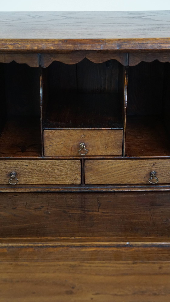 Image 1 of Eikenhouten Secretaire 